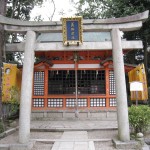 「美」の神様が祀られている「美御前社」