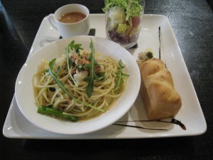img_8054 パスタには目が無い私・・・今日は桜エビの~後は忘れました!