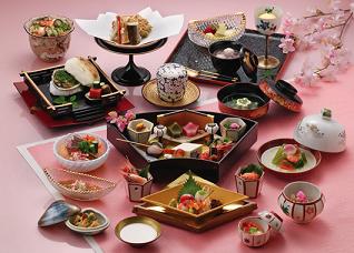 これですよ！季節によって器・内容は違うようです