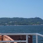 p9170867 前に見えるのが能古島